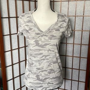 Gap Camo Tee XS